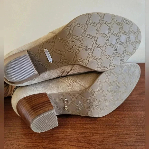 Vionic Upright Upton Taupe Suede Leather Ankle Booties(6) - Picture 9 of 9